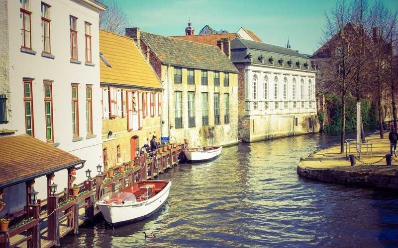houses on water